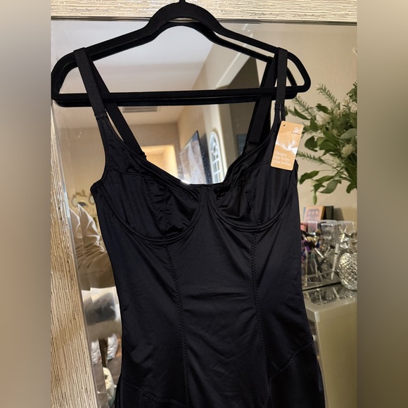 POPILUSH Metallic Shiny Shapewear Jumpsuit  - NWT - Picture 8 of 8